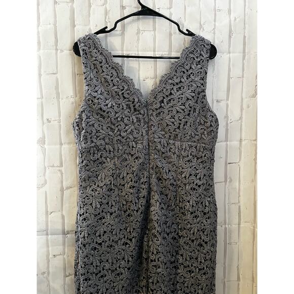 Elegant Gray Lace Dress - Picture 3 of 14